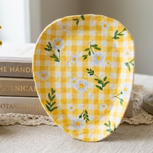 Load image into Gallery viewer, Hand-Painted Daisy & Yellow Gingham Paper Mache Trinket Dish