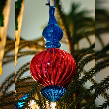 Load image into Gallery viewer, The Holiday Jewel: Minimalist Glass Christmas Ornament