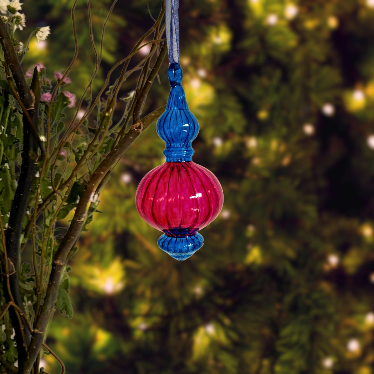 The Holiday Jewel: Minimalist Glass Christmas Ornament