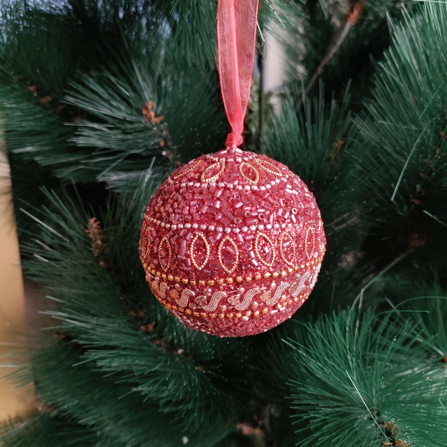 Ruby Radiance – Handcrafted Red Beaded Christmas Ornament