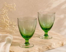 Load image into Gallery viewer, Emerald Ripple Glass Goblet - Set of 2
